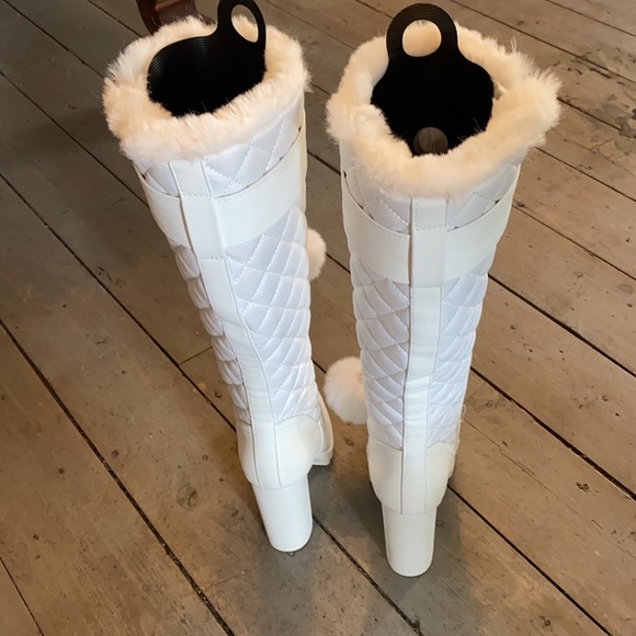 COPY - White quilted boots - Picture 4 of 4